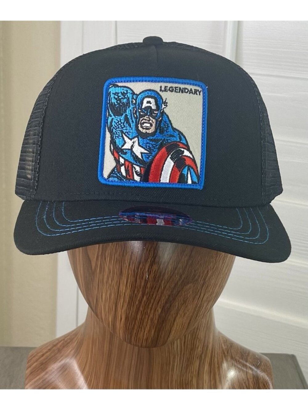 Lids Marvel Captain America Exclusive Adjustable Snapback Trucker Hat, OSFM, NWT